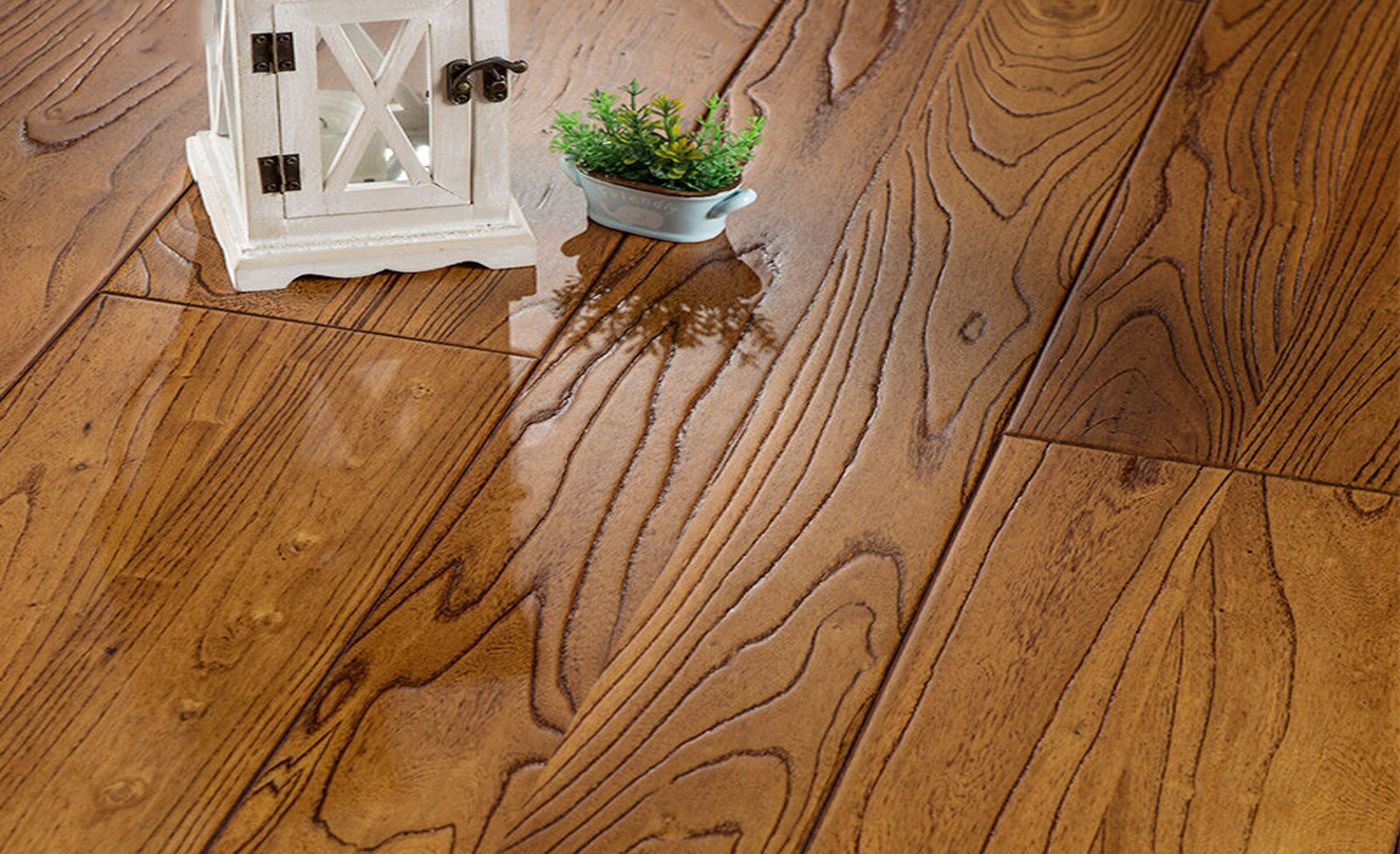 OUTDOOR DECKING